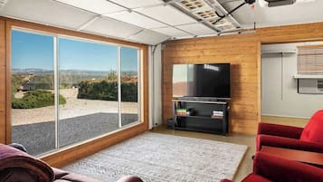 TV, fireplace, streaming services, offices