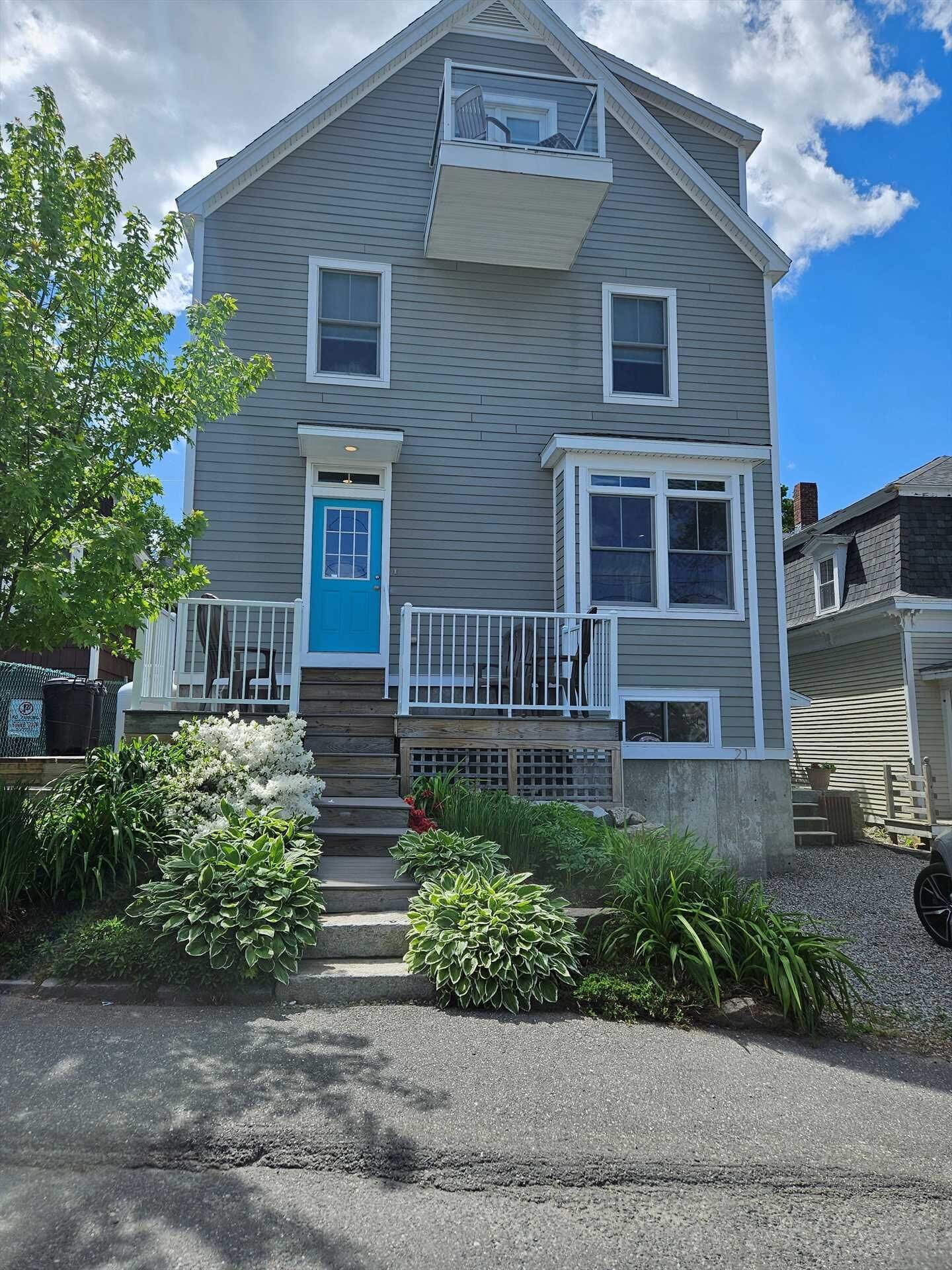 Hurley Cottage - large & modern, in the heart of Bar Harbor, walk to the harbor