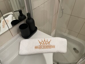 Een bad/douchecombinatie