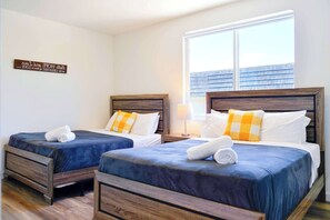 3 bedrooms, desk, iron/ironing board, WiFi