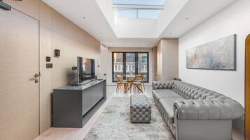 Apartment | 3 bedrooms, Internet