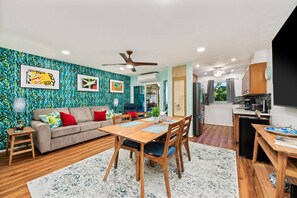 Living room - Big Island Keauhou Surf & Racquet by Coldwell Banker Island Vacations (Kailua-Kona)