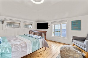 3 bedrooms, desk, free WiFi, bed sheets - The Dream Location for Your Perfect Vacation  (Branford)
