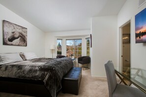 2 habitaciones, escritorio, tabla de planchar con plancha y wifi gratis 