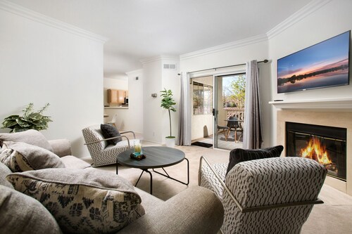 Lovely 2-bedroom Shadow Ridge townhouse