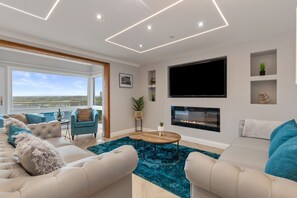 4 bedrooms - Golwg Y M r - Sea View Cottage With Hot Tub (Saundersfoot)