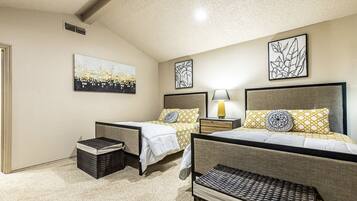 2 bedrooms, iron/ironing board, free WiFi, bed sheets