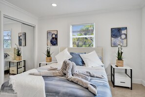 Luxury Villa, 5 Bedrooms, Private Pool, Lake View | 5 bilik tidur, cadar kapas Mesir, peralatan tempat tidur premium 