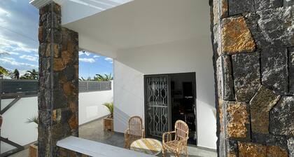 Private Spacious villa Ocean view and Rooftop Bar. Tourism Authority licence.