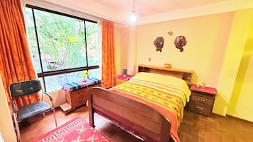 Cubrecamas, artículos del minibar gratis y decoración personalizada