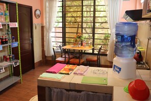 Mini-fridge, microwave, oven, dishwasher - Casa de huespedes La Casa Bonita (La Paz)