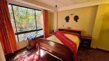 ألحفة محشوة بالريش ومأكولات ومشروبات مجانية في الميني بار