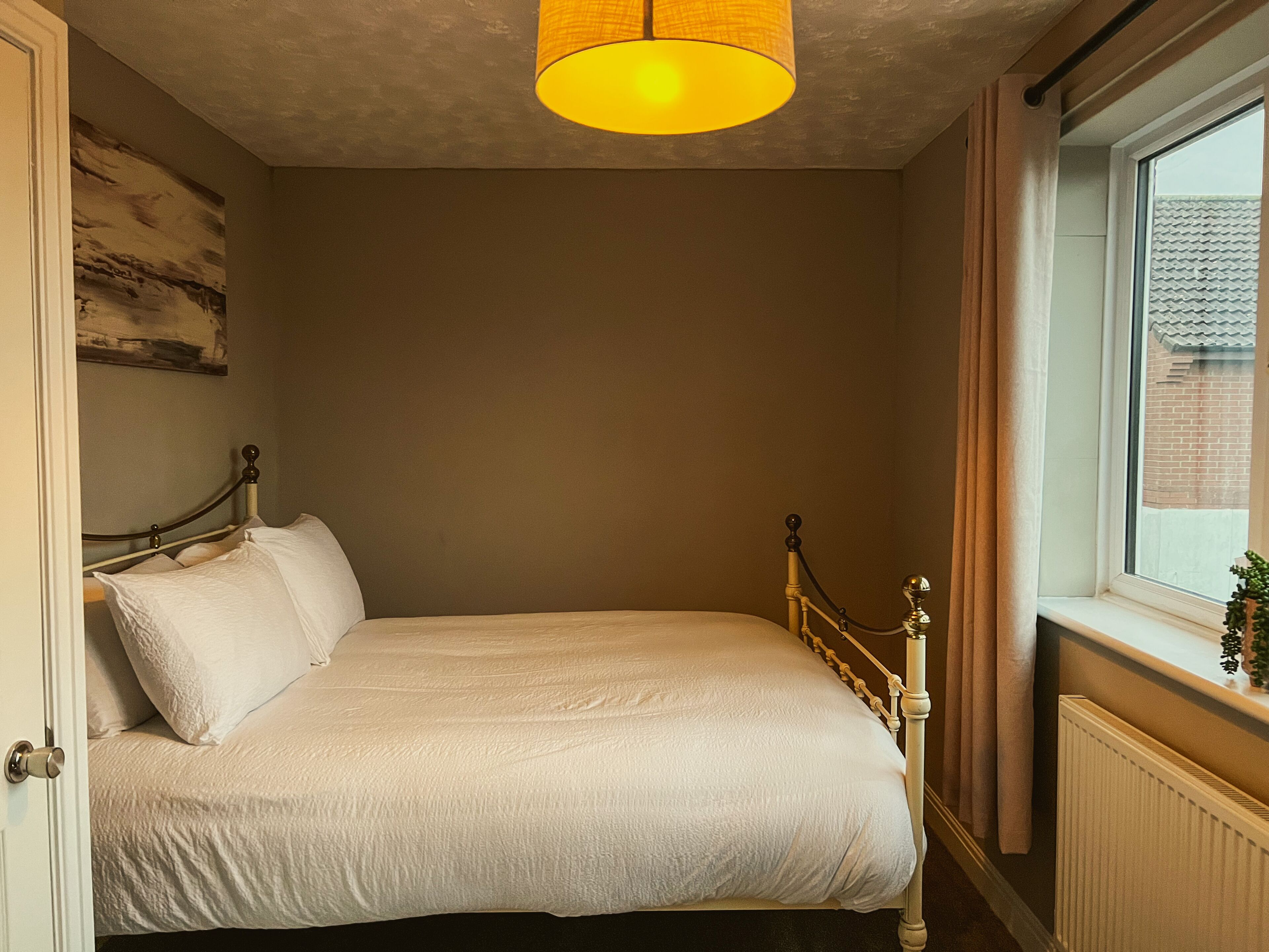 2 Schlafzimmer, Schreibtisch, Bügeleisen/Bügelbrett, kostenloses WLAN