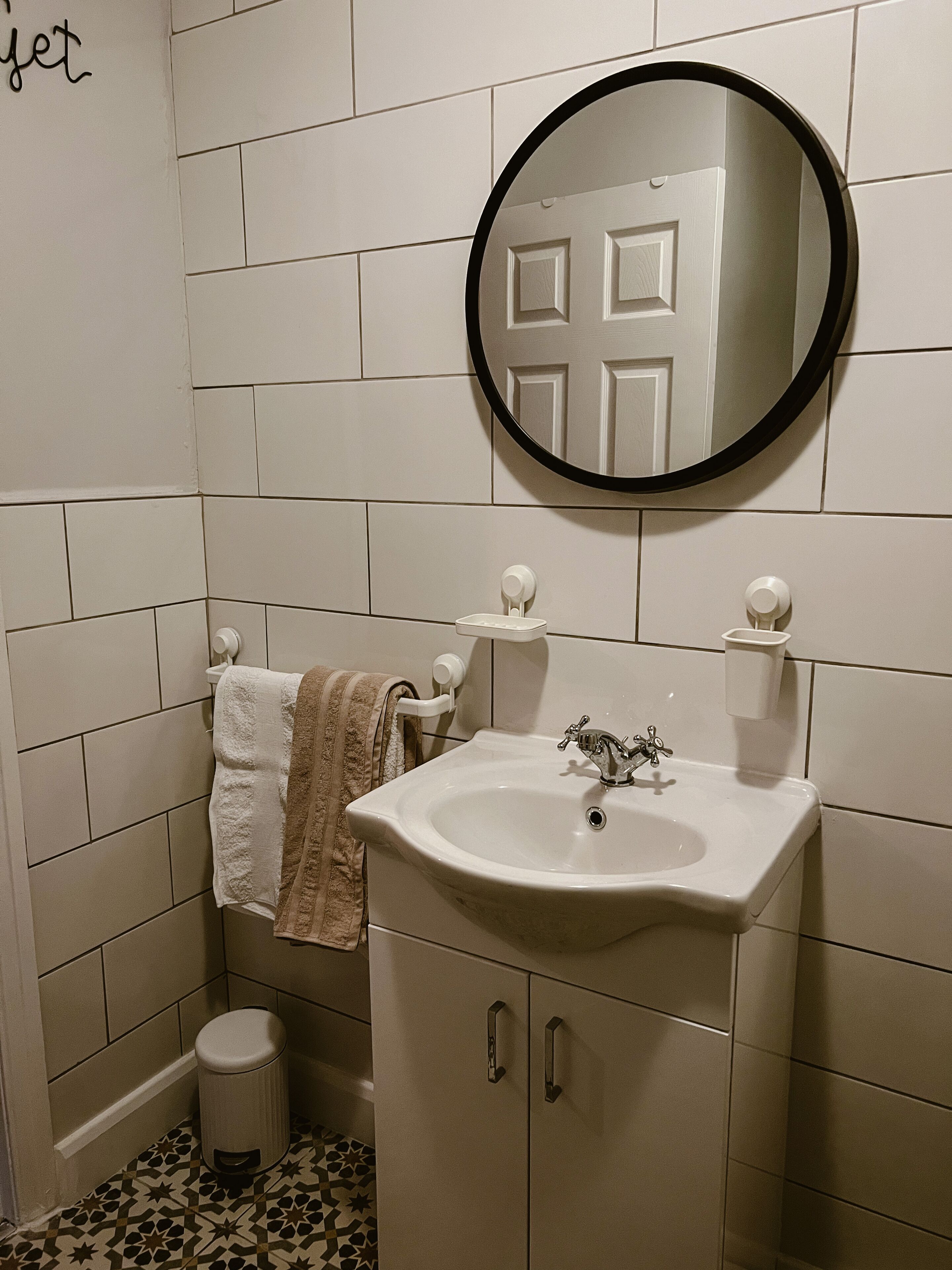 Combined shower/bathtub, hair dryer, towels, soap