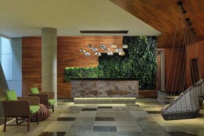 2 bars/lounges, swim-up bar, poolside bar - Fairfield by Marriott Bali South Kuta (Kuta)