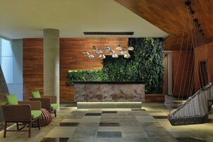 2 间酒吧/酒廊、泳池酒吧、池畔酒吧