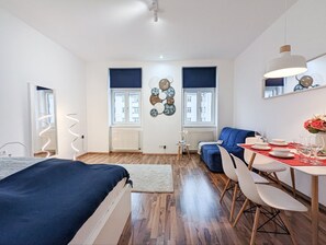 2 Schlafzimmer, Zimmersafe, Schreibtisch, Bügeleisen/Bügelbrett