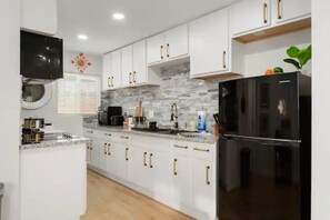 Fridge, microwave, oven, stovetop - Brand New Cozy Home / 2 miles to Downtown SAC (Sacramento)