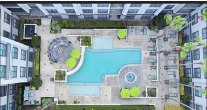 Luxury 1Bedroom/Pool View/ Galleria w/Study Desk