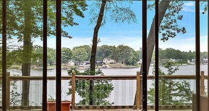 Family Compound: waterfront, 6 acres + pool