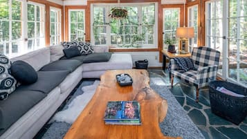 Smart TV, fireplace, DVD player, video library