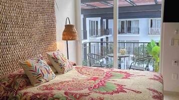 Ferros/tĂĄbuas de passar roupa, Wi-Fi de cortesia, roupa de cama