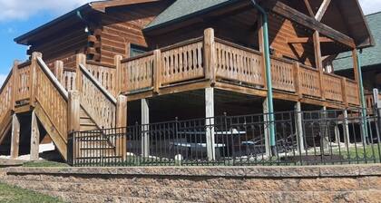 Cozy 3 Bed 2 Bath Cabin located next to Three Bears Resort in Warrens Wisconsin