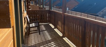 Cozy 3 Bed 2 Bath Cabin located next to Three Bears Resort in Warrens Wisconsin 