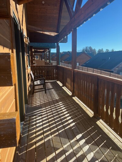 Cozy 3 Bed 2 Bath Cabin located next to Three Bears Resort in Warrens Wisconsin 