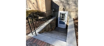 1620 Studio- close to BID hospital, the beach and downtown