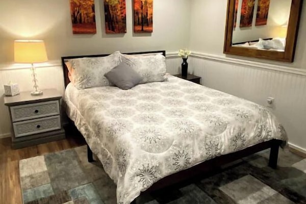 Sleep comfortably in this memory foam queen mattress