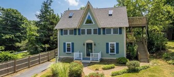 1620 Bayview- 1/2 mile to BID, 1 mi.  DTown, Ocean Views Private Yard