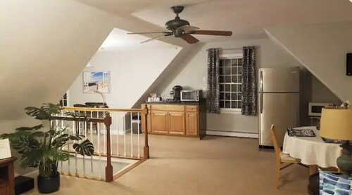 1620 Retreat - Walk to BID Hosp, Private suite