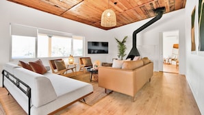 Smart-TV, peis, videospill og fotballspill