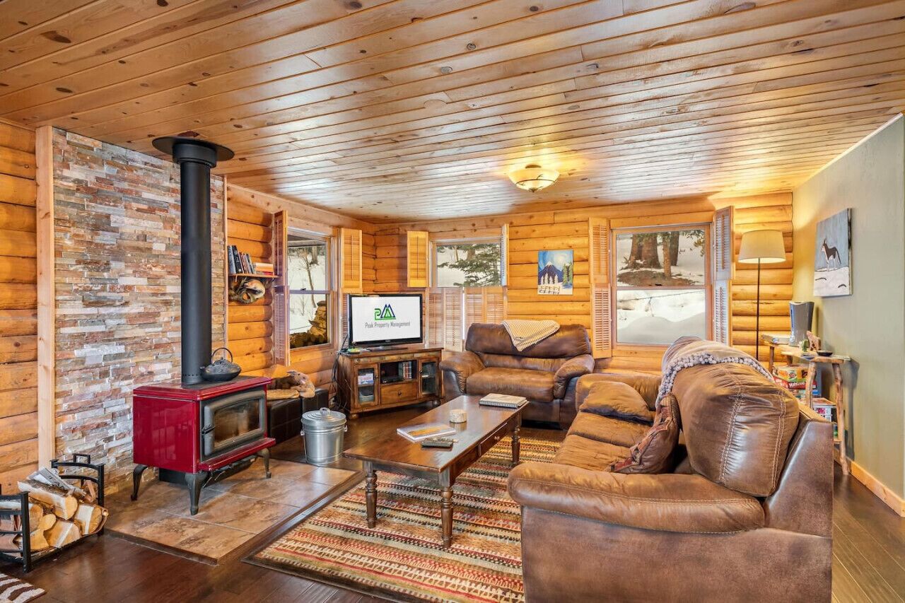 TV, fireplace, stereo