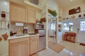 Fridge, microwave, stovetop, coffee/tea maker - Cozy & Convenient Elmont Retreat w/ Patio! (Elmont)
