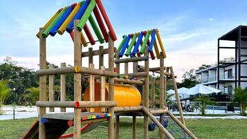 Children’s play area – outdoor