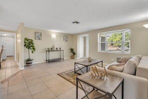 智能电视、壁炉