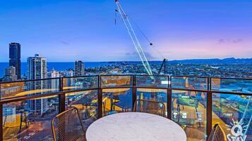 Apartamento, 3 quartos | Terraço/pátio