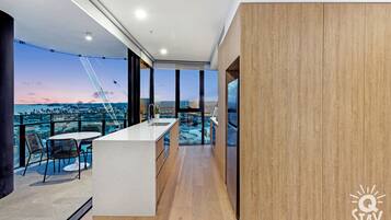 Apartment, 3 Bedrooms | Private kitchen | Full-sized fridge, microwave, oven, stovetop