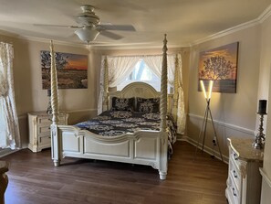 6 bedrooms, iron/ironing board, WiFi, bed sheets