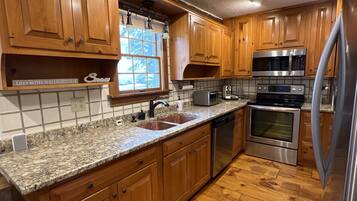 Paper towels, dining tables