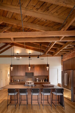 เอ็กซ์คลูซีฟอพาร์ทเมนท์ | ครัวส่วนตัว | ตู้เย็นขนาดใหญ่, ไมโครเวฟ, เตาอบ, เตาประกอบอาหาร