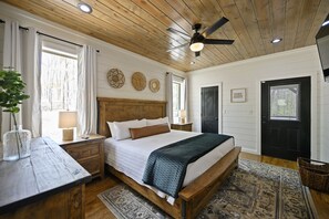 3 chambres, fer et planche à repasser, Wi-Fi, draps fournis