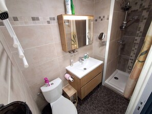 Bathroom - BEL APPARTEMENT 2 PIÈCES AVEC PETITE VUE MER (LE CAP D AGDE)