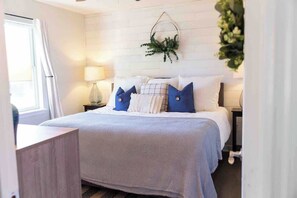 3 chambres, fer et planche à repasser