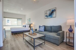 1 chambre, fer et planche à repasser, Wi-Fi gratuit, draps fournis