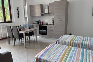 Bügeleisen/Bügelbrett, WLAN, Bettwäsche