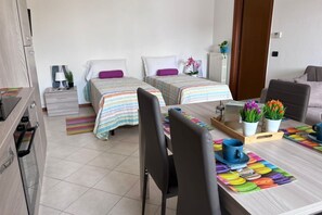 Bügeleisen/Bügelbrett, WLAN, Bettwäsche