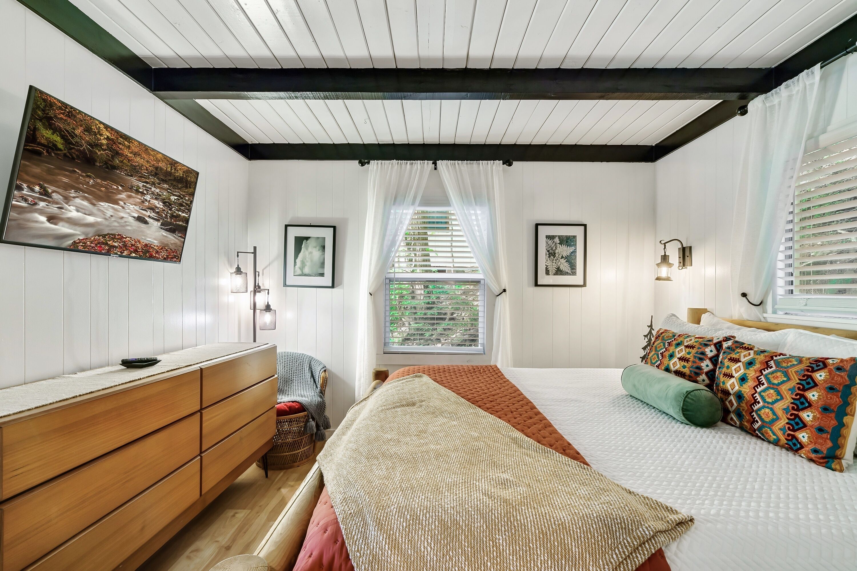 Luxurious King size bed located on the main level with connecting ensuite.
